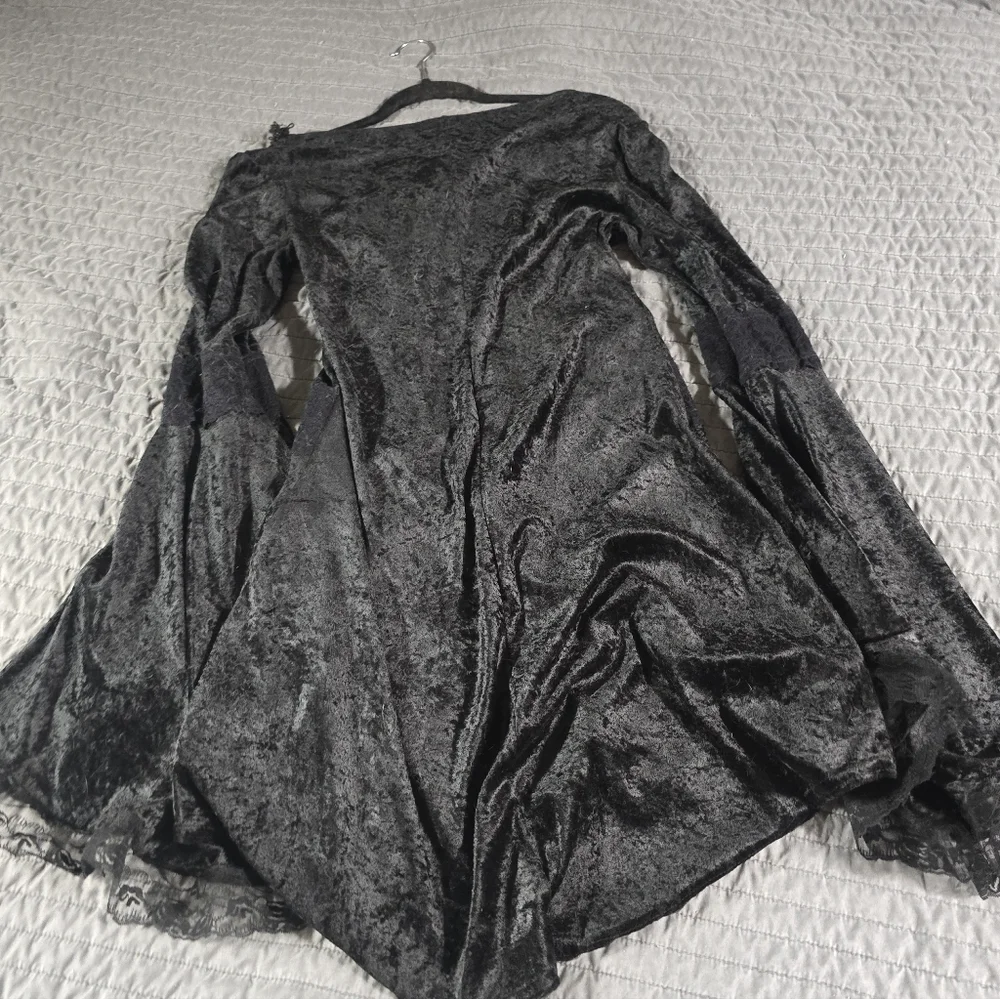 Black Velvet Bell Sleeve Top - Picture 6 of 6